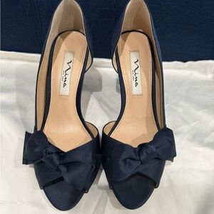 Nina Forbes2 Navy Satin Shoes Sz 7